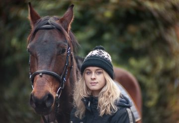 סוס עם ילדה